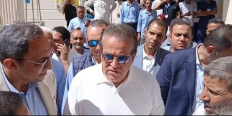وزير الصحة يستجيب لمريض ويقول لمدير "أورام قنا": "علشان خاطرى دخله استثناء"