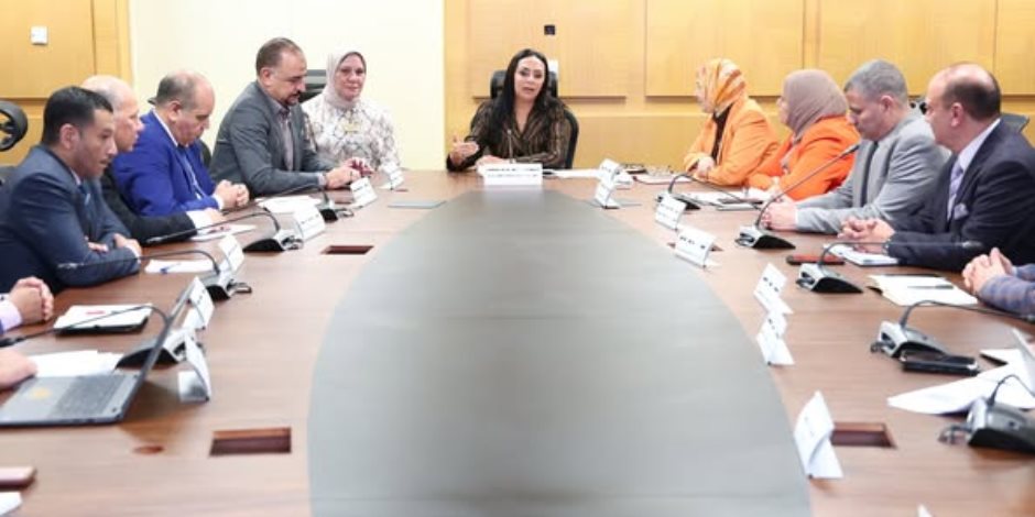وزيرة التضامن الاجتماعي تترأس اجتماع اللجنة العليا لمتابعة الشكاوى والطلبات والخدمات بالوزارة..وتتابع الإجراءات المتخذة لقياس رضا المواطن