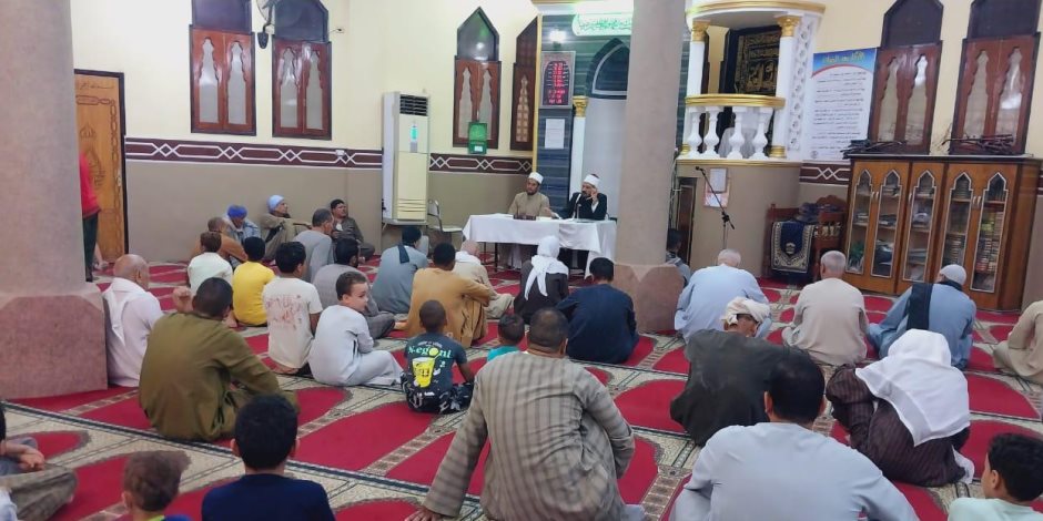 وزارة الأوقاف تنظّم ندوات حول نبي الرحمة في شهر مولده بـ1860 مسجدًا بالتعاون مع الأزهر وزارة الأوقاف تنظّم ندوات حول نبي الرحمة في شهر مولده بـ1860 مسجدًا بالتعاون مع الأزهر