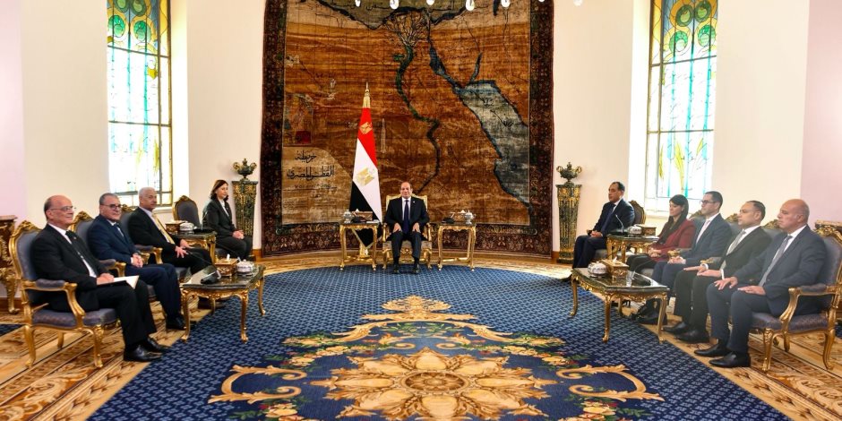 الرئيس السيسى يجدد الدعوة لنظيره التونسى للمشاركة بافتتاح المتحف المصرى الكبير الرئيس السيسى يجدد الدعوة لنظيره التونسى للمشاركة بافتتاح المتحف المصرى الكبير