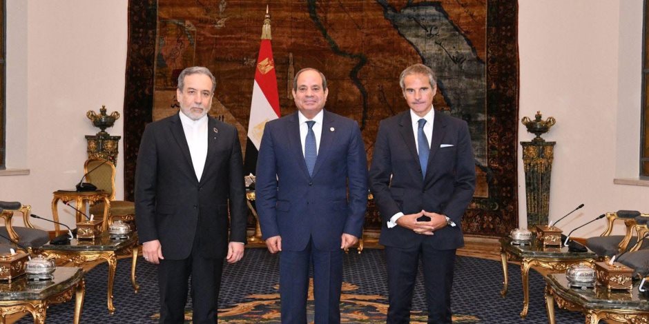 وزير خارجية إيران يشكر مصر لدورها فى الوصول لاتفاق مع الوكالة الدولية للطاقة الذرية وزير خارجية إيران يشكر مصر لدورها فى الوصول لاتفاق مع الوكالة الدولية للطاقة الذرية