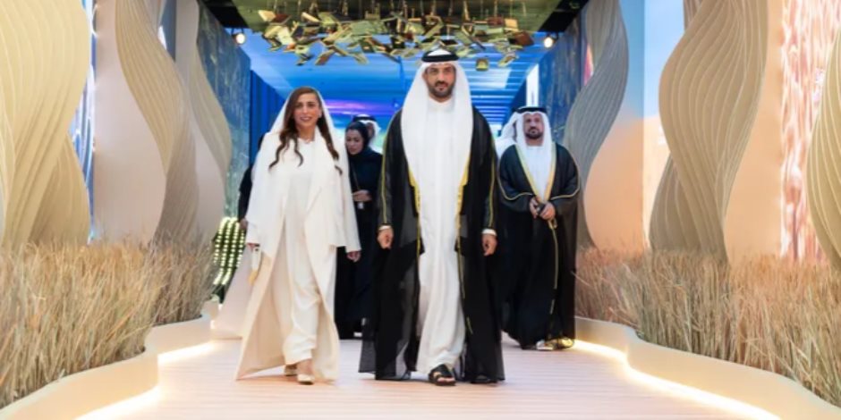 سلطان بن أحمد القاسمي يكرّم يكرم مهند دياب من مصر لفوزه بجائزة صنّاع التغيير بالمحتوى الرقمي المتميز بالإمارات