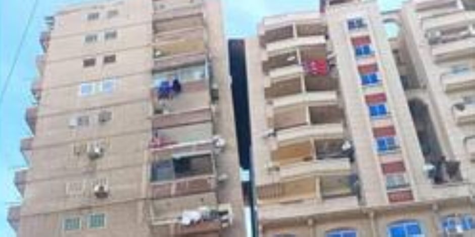 الإسكندرية: ميل عقار مكون من 21 طابقا والحى يقرر إخلاء أخر 10 طوابق لهدمها الإسكندرية: ميل عقار مكون من 21 طابقا والحى يقرر إخلاء أخر 10 طوابق لهدمها
