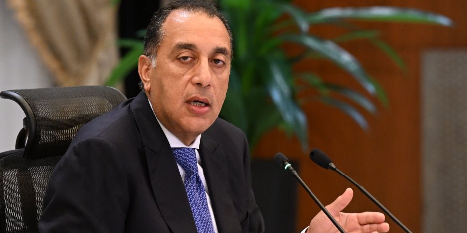 رئيس الوزراء يبدأ جولة ميدانية لتفقد المشروعات الجارية لتطوير المنطقة المحيطة بالمتحف المصري الكبير رئيس الوزراء يبدأ جولة ميدانية لتفقد المشروعات الجارية لتطوير المنطقة المحيطة بالمتحف المصري الكبير