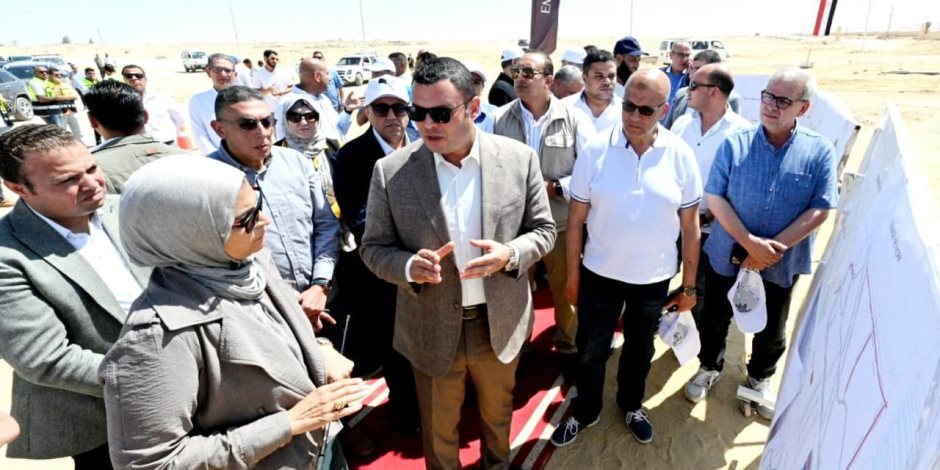 وزير الإسكان يتفقد مشروعات شبكات الطرق والمرافق بتوسعات مدينة الشيخ زايد وزير الإسكان يتفقد مشروعات شبكات الطرق والمرافق بتوسعات مدينة الشيخ زايد