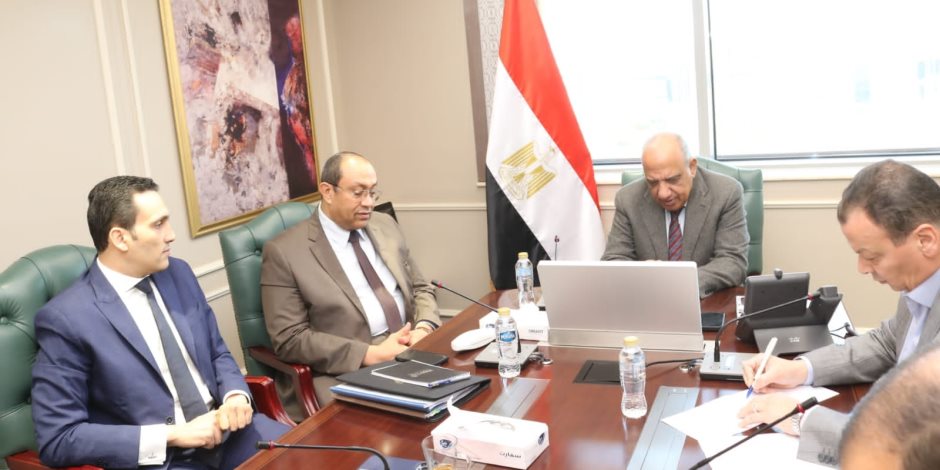 وزير الكهرباء يبحث مع مسئولي شركة سكاتك النرويجية سبل دعم وتعزيز التعاون