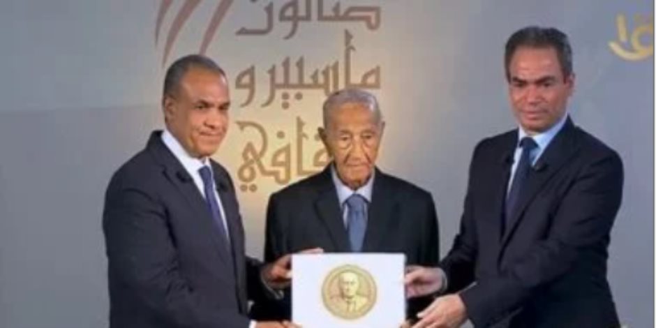 بحضور وزير الخارجية.. المسلماني يكرم كوكبة إعلامية من أبناء الإذاعة والتليفزيون ويمنحهم وسام ماسبيرو