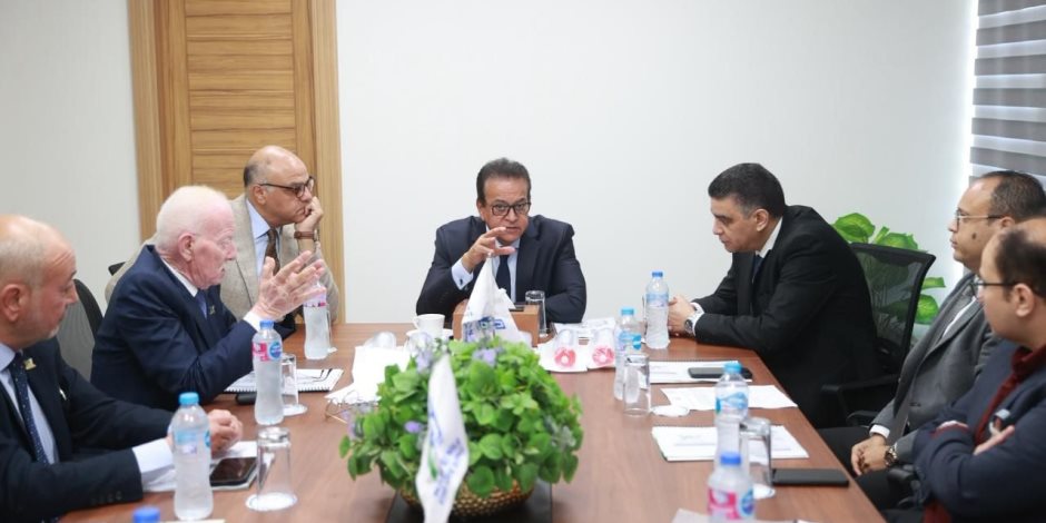 وزير الصحة: الدولة ملتزمة بتخفيف الأعباء عن مرضى الغسيل الكلوي وتوفير رعاية طبية متكاملة وزير الصحة: الدولة ملتزمة بتخفيف الأعباء عن مرضى الغسيل الكلوي وتوفير رعاية طبية متكاملة
