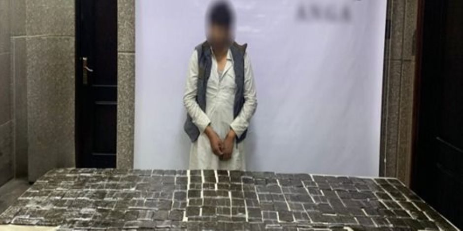 ضبط عناصر بؤر إجرامية من جالبى ومتجرى المواد المخدرة والأسلحة النارية غير المرخصة ضبط عناصر بؤر إجرامية من جالبى ومتجرى المواد المخدرة والأسلحة النارية غير المرخصة