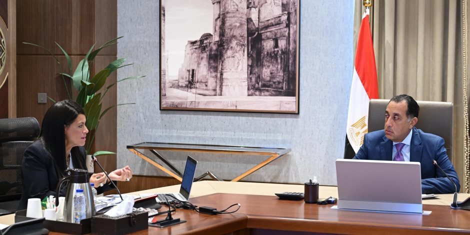 رئيس الوزراء يستعرض مع وزيرة التخطيط جهود حوكمة الاستثمارات العامة في العام المالي 2024 – 2025 رئيس الوزراء يستعرض مع وزيرة التخطيط جهود حوكمة الاستثمارات العامة في العام المالي 2024 – 2025