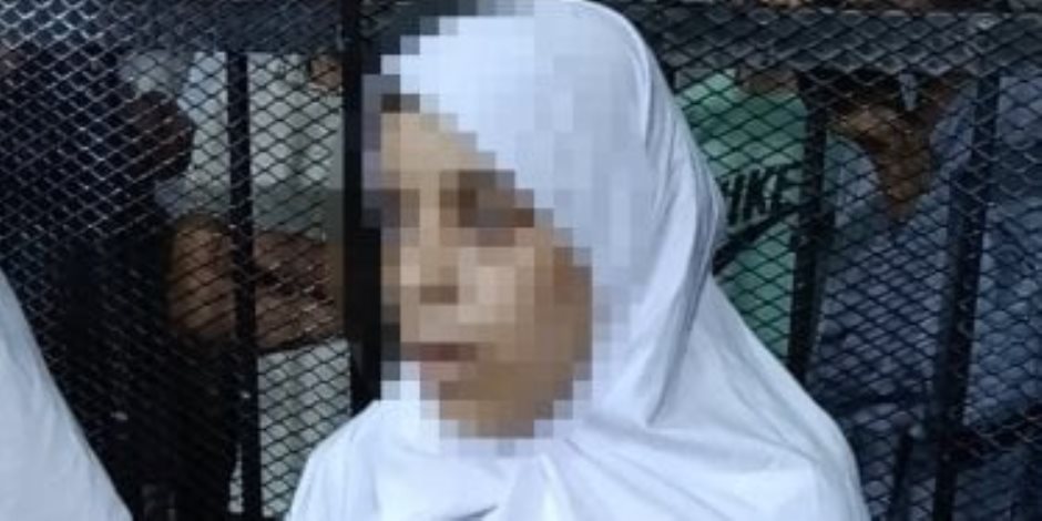 بدء أولى جلسات محاكمة قاتلة زوجها وأطفاله الستة بالمنيا بعد قليل.. صور