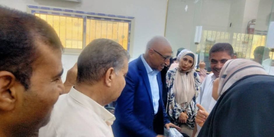 محافظ شمال سيناء يزور مجلس مدينة العريش ويوجه بالاهتمام بمطالب المواطنين (صور)