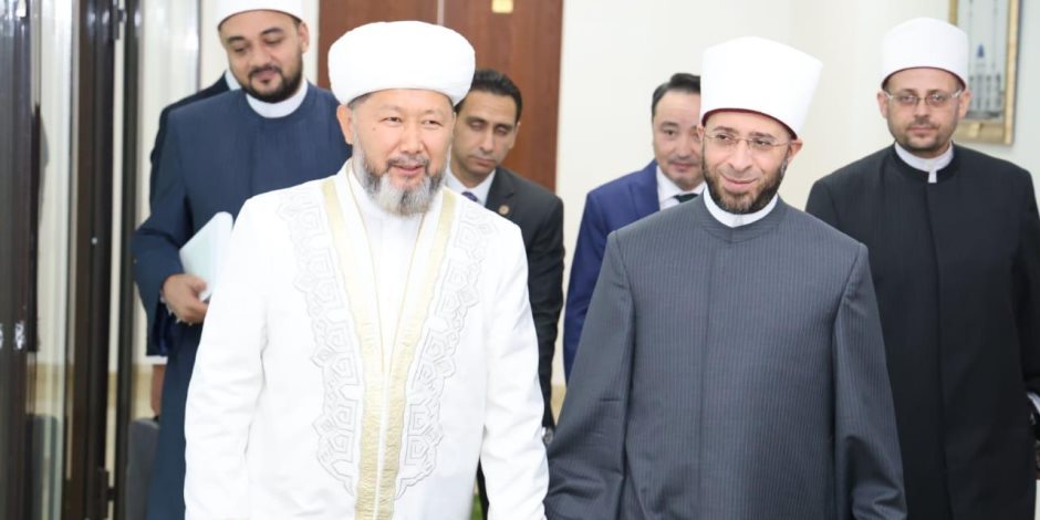 مفتى كازاخستان يستقبل وزير الأوقاف على هامش قمة زعماء الأديان