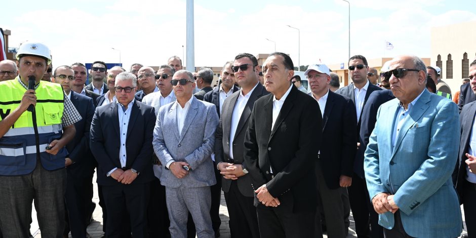 رئيس مجلس الوزراء خلال احتفالية افتتاح عددٍ من المشروعات بـ "القنطرة غرب الصناعية" رئيس مجلس الوزراء خلال احتفالية افتتاح عددٍ من المشروعات بـ "القنطرة غرب الصناعية"