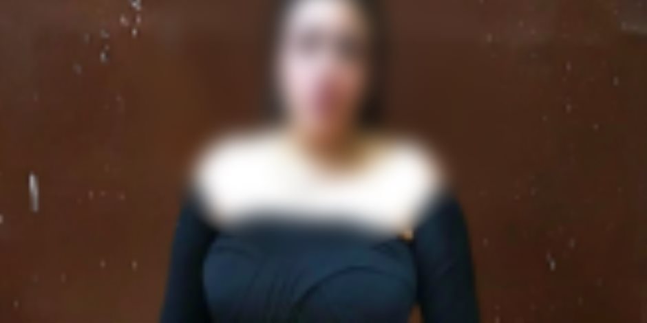 ضبط 5 سيدات بالإسكندرية لاستخدامهن تطبيقًا للإعلان عن ممارسة الأعمال المنافية للآداب