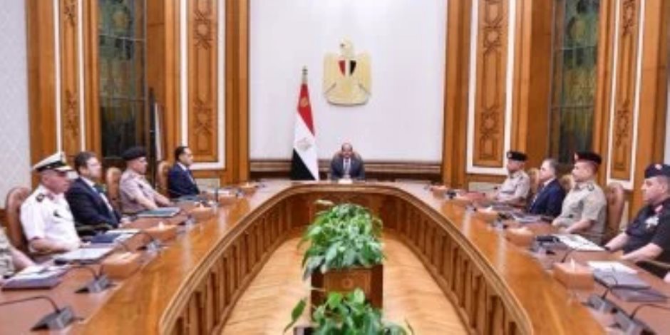 فيديو تفاصيل اجتماع الرئيس السيسى بمدبولى ووزيرى الدفاع والداخلية وقادة الأجهزة