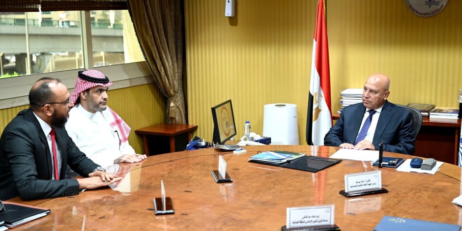 وزير الصناعة والنقل يبحث مع مجموعة كنان القابضة السعودية إقامة مجمع صناعي متكامل 