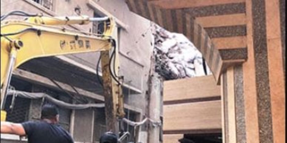 حادث انهيار مصنع بالمحلة.. 7 وفيات و30 مصابا