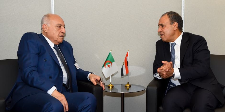 وزير الخارجية يلتقي وزير خارجية الجزائر على هامش أعمال الجمعية العامة للأمم المتحدة