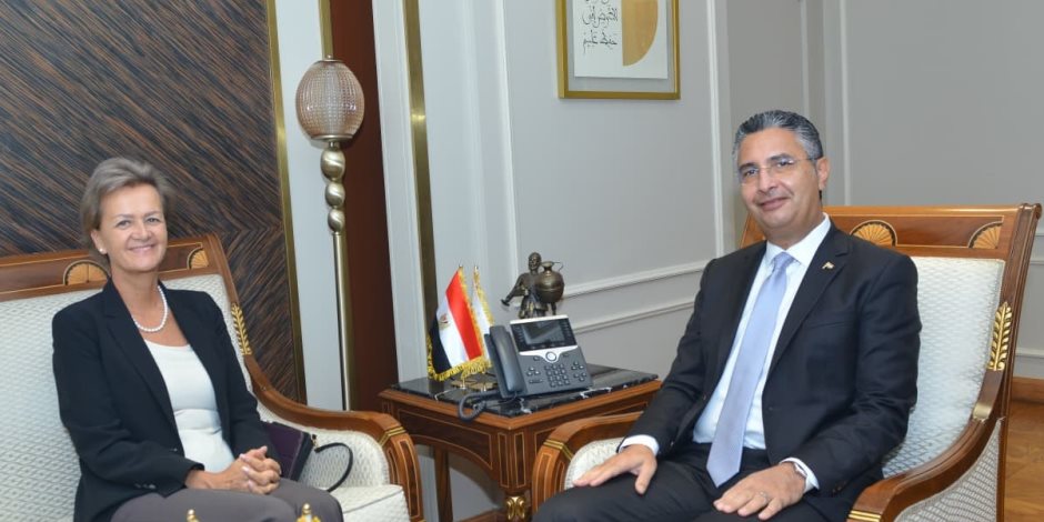 وزير التموين يبحث مع سفيرة الاتحاد الأوروبي بالقاهرة تعزيز التعاون في الأمن الغذائي والتجارة الداخلية