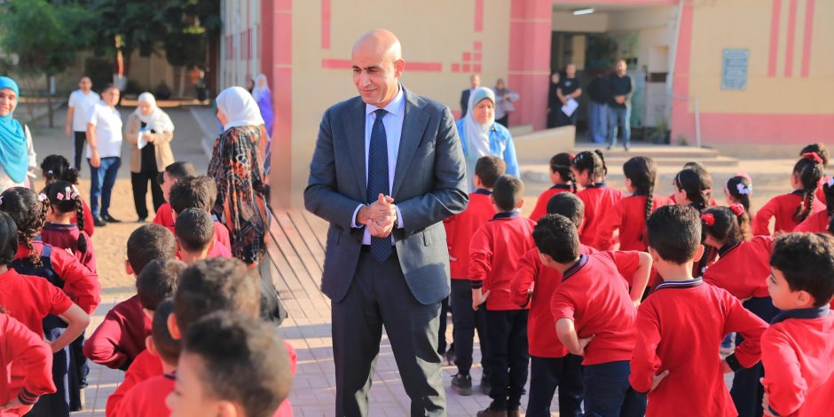 وزير التعليم يجري جولة مفاجئة في مدارس الغربية وزير التعليم يجري جولة مفاجئة في مدارس الغربية