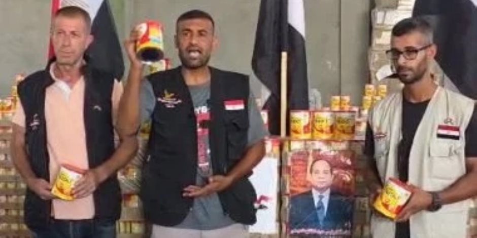 اللجنة المصرية بغزة تفرح أطفال القطاع وتوزع الآلاف من علب الحليب