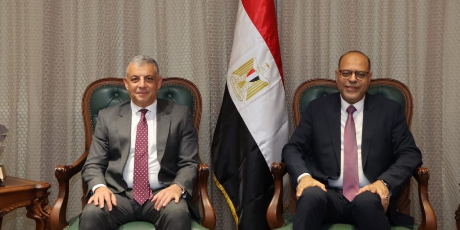 وزير العمل يستقبل محافظ الإسماعيلية لتفعيل التعاون في كافة الملفات المُشتركة
