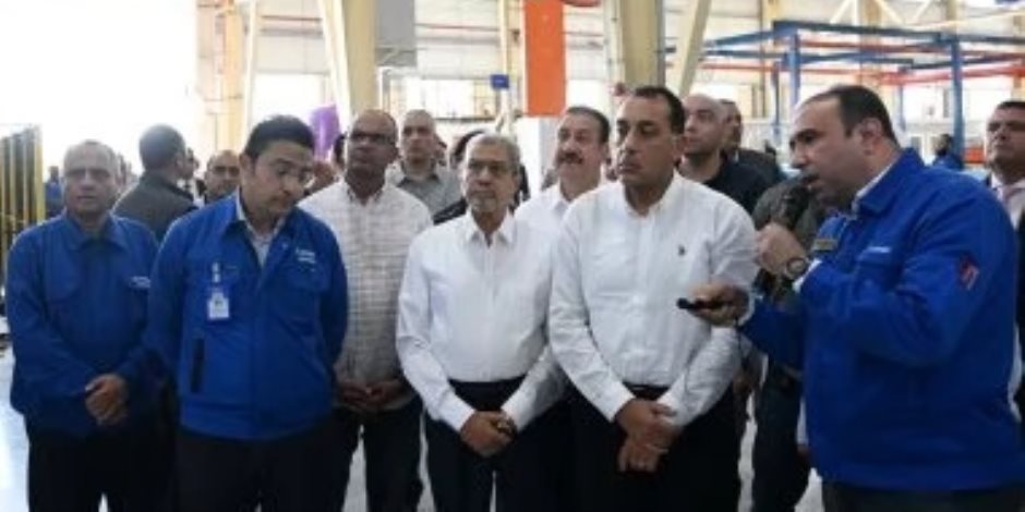 رئيس الوزراء يزور مصنع العربي ـ تويواتشي لإنتاج الزجاج الهندسي