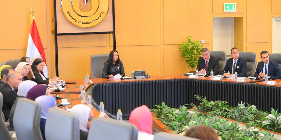 وزيرة التضامن الاجتماعي تترأس اجتماع اللجنة الدائمة للإشراف على منظومة عمل الرائدات الاجتماعيات