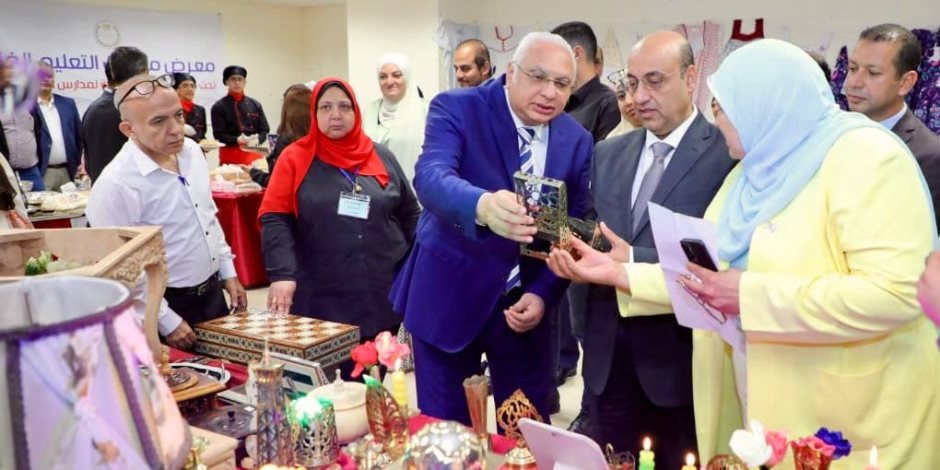 نائب وزير التربية والتعليم يفتتح معرض منتجات التعليم الفني بالعاصمة الإدارية