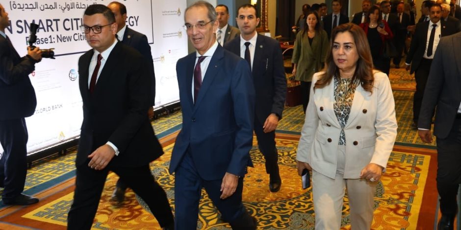 وزيرة التنمية المحلية تشهد إطلاق الاستراتيجية الوطنية للمدن الذكية في مصر