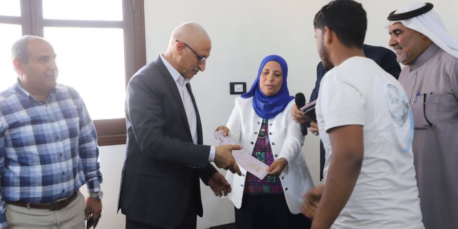 محافظ شمال سيناء يزور  مدينة رفح الحدودية  ويتابع انتظام الدراسة بمدرستي المهدية ونجع شيبانة (صور)