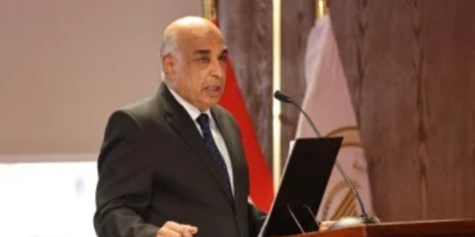 وزير العدل: الوزارة لا ترفض الاعتراض الرئاسى على مواد بالإجراءات الجنائية