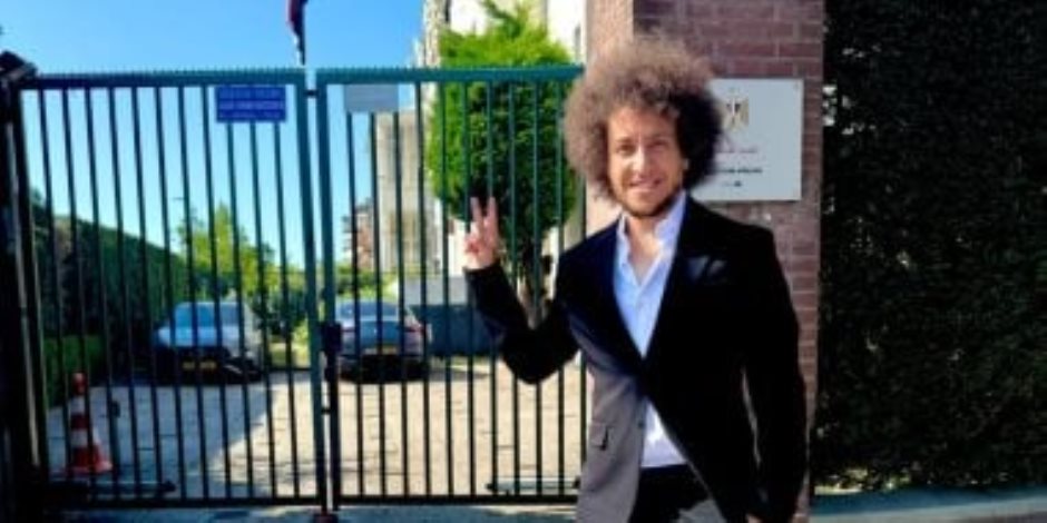 أحمد عبدالقادر ميدو يرد على شائعات إعلام الإرهابية من لندن: قالوا مسجون واتحدونى أطلع لايف