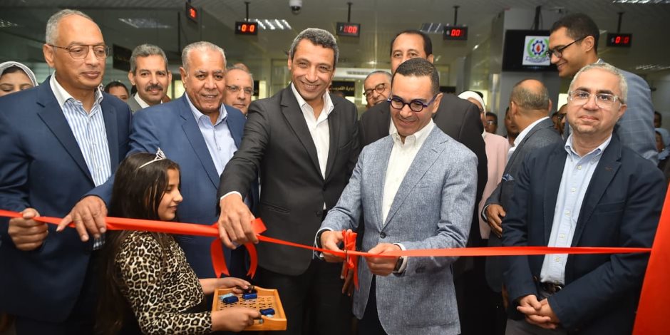 وزير الاستثمار والتجارة الخارجية ومحافظ السويس يتفقدان سير العمل بالغرفة التجارية بالسويس 