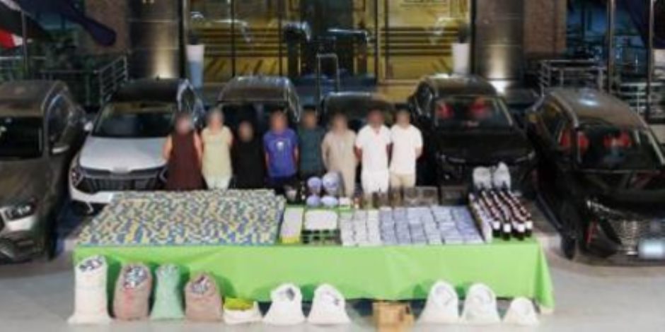 ضبط تشكيل عصابي وراء تصنيع المخدرات بحوزتهم مضبوطات قيمتها 66 مليون جنيه