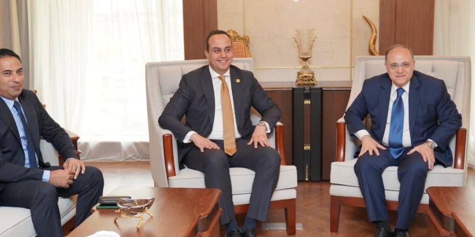 رئيس الرعاية الصحية يلتقي الغمراوي لبحث مباحثات توطين الصناعات الطبية