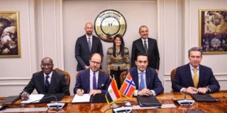 وزيرا التخطيط وقطاع الأعمال وسفير النرويج يشهدون توقيع خطابات نوايا لتمويل مشروع دندرة