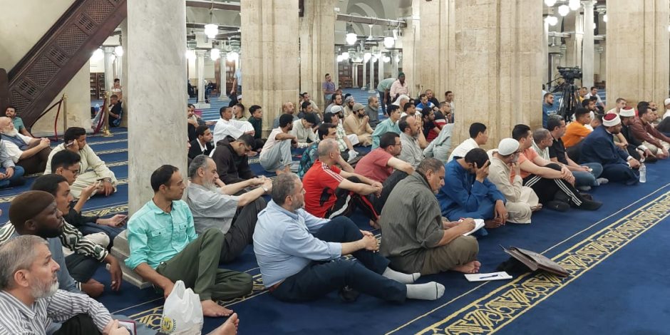 ملتقى التفسير بالجامع الأزهر: التأمل في خلق الإنسان هو مفتاح ترسيخ اليقين 