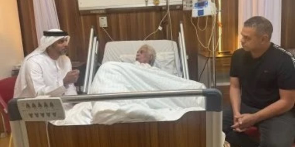 سفير الإمارات يزور حسن شحاته فى المستشفى وينقل له تحية الشيخ محمد بن زايد