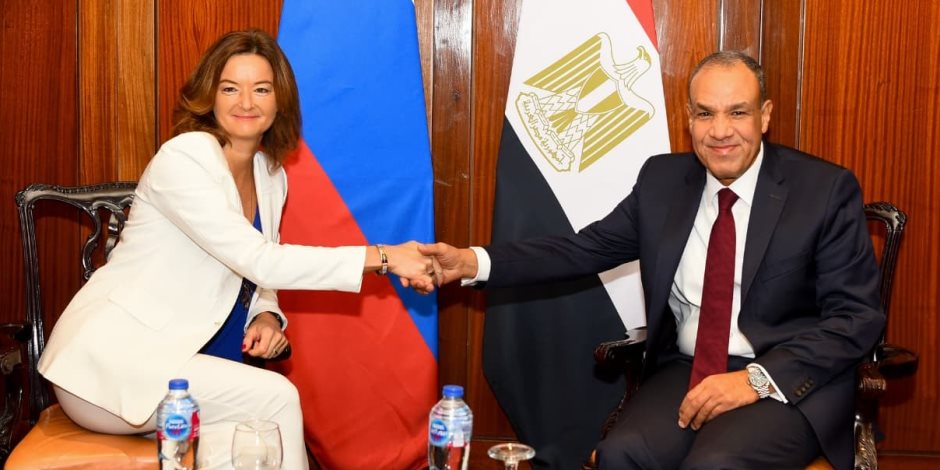 وزير الخارجية يستقبل نائبة رئيس الوزراء ووزيرة خارجية سلوفينيا