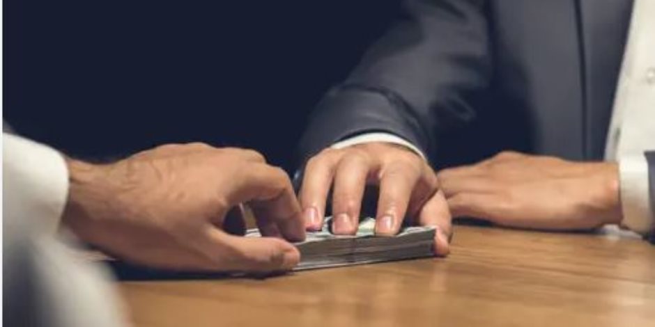 القبض على مدير التنظيم بحي الموسكي في قضية رشوة القبض على مدير التنظيم بحي الموسكي في قضية رشوة