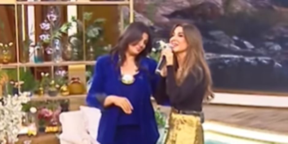 منى الشاذلي ونانسي عجرم تشعلان سوشيال بأغنية "أنا مصري وأبويا مصري".. وفيديو يحتفي بانتصارات أكتوبر واتفاق شرم الشيخ وكأس العالم