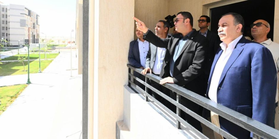وزير الإسكان ومحافظ أسيوط يتفقدان مشروع المبادرة الرئاسية "سكن لكل المصريين"