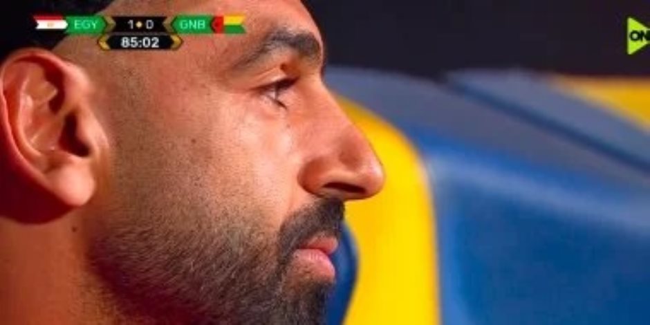 فرحة وتهنئة صلاح واللاعبين والجهاز الفنى بعد نهاية مباراة مصر وغينيا بيساو.. فيديو