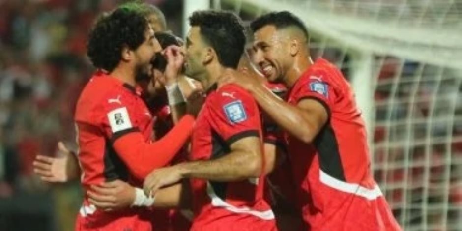 القلوب أقرب من الحدود.. اتحاد الكرة يبرز تهنئة شعب فلسطين بتأهل "الفراعنة"