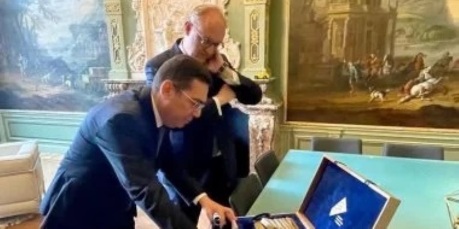 مصر تسلم ملك هولندا دعوة الرئيس السيسى لحضور افتتاح المتحف المصري الكبير مصر تسلم ملك هولندا دعوة الرئيس السيسى لحضور افتتاح المتحف المصري الكبير