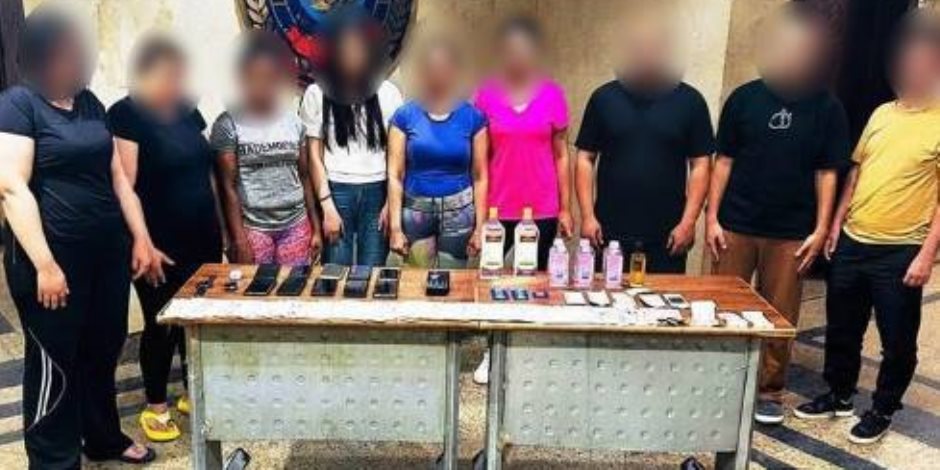 ضبط أجنبية تدير نادٍ صحي غير مرخص واستغلاله في ممارسة الأعمال المنافية للآداب ضبط أجنبية تدير نادٍ صحي غير مرخص واستغلاله في ممارسة الأعمال المنافية للآداب