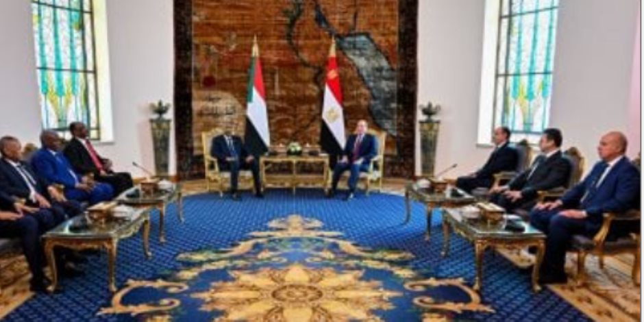 الرئيس السيسى والبرهان يؤكدان رفضهما القاطع لأى إجراء أحادى يتخذ بالنيل الأزرق الرئيس السيسى والبرهان يؤكدان رفضهما القاطع لأى إجراء أحادى يتخذ بالنيل الأزرق