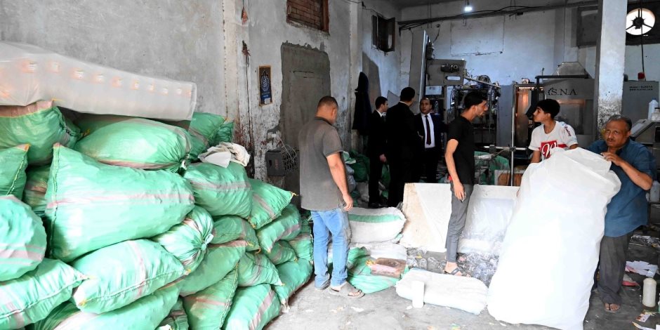 في واحدة من أقوى الضربات النوعية لحماية المستهلك بالشرقية: ضبط 8.5 طن زيت طعام مجهول المصدر في واحدة من أقوى الضربات النوعية لحماية المستهلك بالشرقية: ضبط 8.5 طن زيت طعام مجهول المصدر
